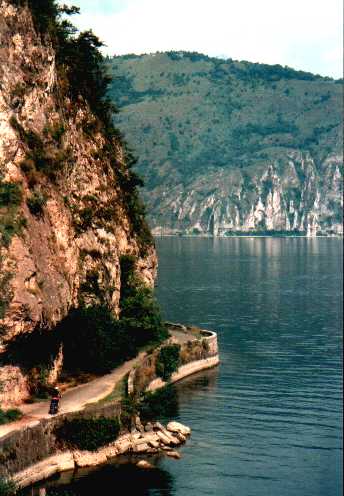 Uferstra�e am Lago d`Iseo