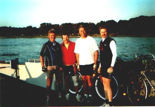 Auf der F�hre Zons - Urdenbach