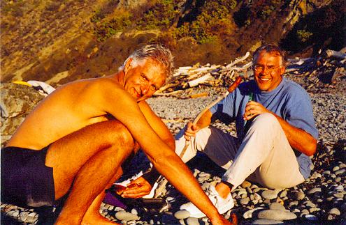 Würstlbraten am Strand